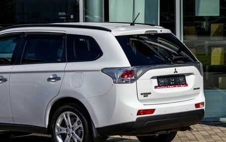 Mitsubishi Outlander III рестайлинг 3, 2013 год, 1 395 000 рублей, 10 фотография