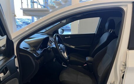 Hyundai Solaris II рестайлинг, 2011 год, 481 000 рублей, 16 фотография