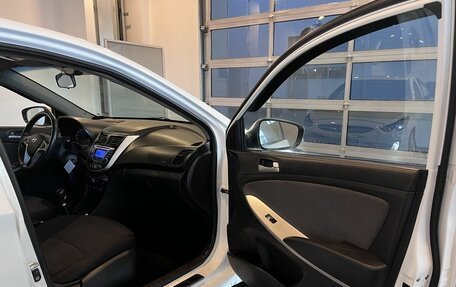 Hyundai Solaris II рестайлинг, 2011 год, 481 000 рублей, 27 фотография