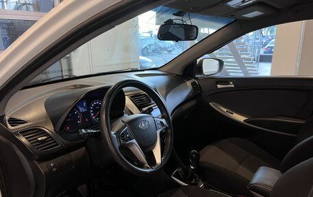Hyundai Solaris II рестайлинг, 2011 год, 481 000 рублей, 23 фотография