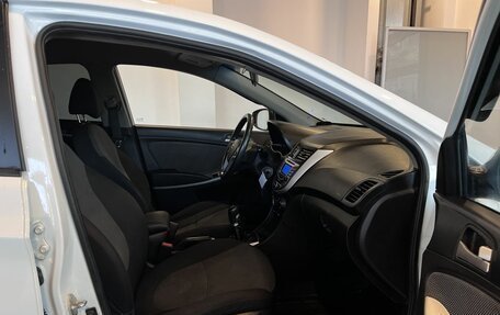 Hyundai Solaris II рестайлинг, 2011 год, 481 000 рублей, 29 фотография