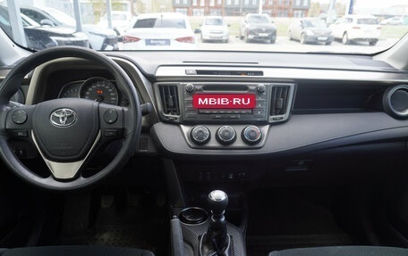 Toyota RAV4, 2013 год, 2 290 000 рублей, 12 фотография