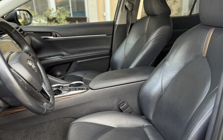 Toyota Camry, 2018 год, 2 250 000 рублей, 5 фотография