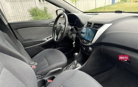 Hyundai Solaris II рестайлинг, 2011 год, 690 000 рублей, 13 фотография