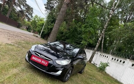 Hyundai Solaris II рестайлинг, 2011 год, 690 000 рублей, 2 фотография