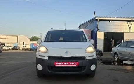 Peugeot Partner II рестайлинг 2, 2014 год, 490 000 рублей, 2 фотография