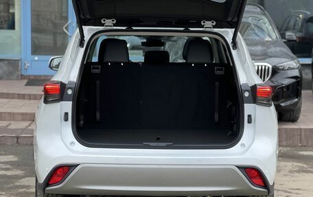 Toyota Highlander, 2025 год, 5 090 000 рублей, 33 фотография