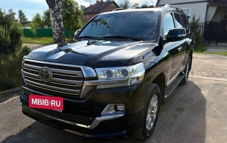 Toyota Land Cruiser 200, 2016 год, 4 300 000 рублей, 7 фотография