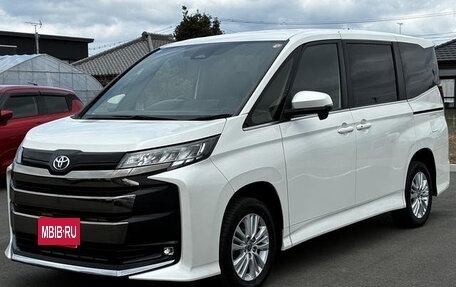 Toyota Noah, 2023 год, 2 847 000 рублей, 1 фотография