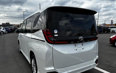 Toyota Noah, 2023 год, 2 847 000 рублей, 7 фотография