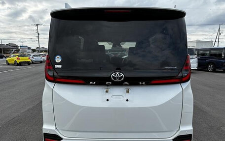 Toyota Noah, 2023 год, 2 847 000 рублей, 6 фотография