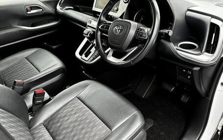 Toyota Noah, 2023 год, 2 847 000 рублей, 12 фотография