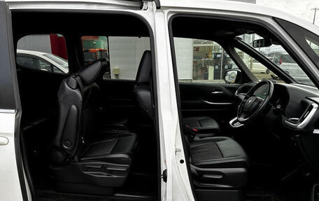 Toyota Noah, 2023 год, 2 847 000 рублей, 9 фотография
