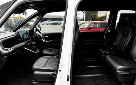 Toyota Noah, 2023 год, 2 847 000 рублей, 27 фотография