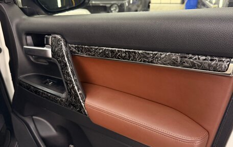 Toyota Land Cruiser 200, 2016 год, 8 200 000 рублей, 39 фотография