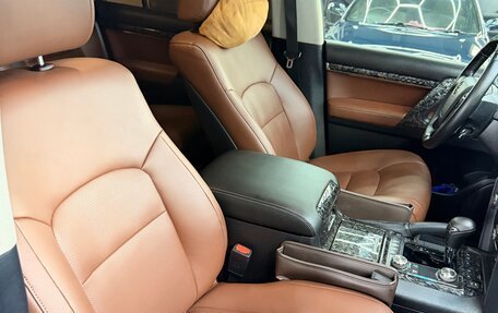 Toyota Land Cruiser 200, 2016 год, 8 200 000 рублей, 38 фотография
