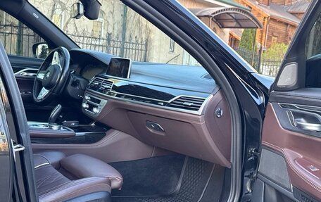BMW 7 серия, 2019 год, 4 890 000 рублей, 27 фотография