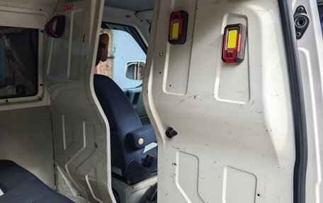 Volkswagen Transporter T4, 2001 год, 2 480 000 рублей, 13 фотография
