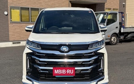 Toyota Noah, 2023 год, 2 971 000 рублей, 2 фотография