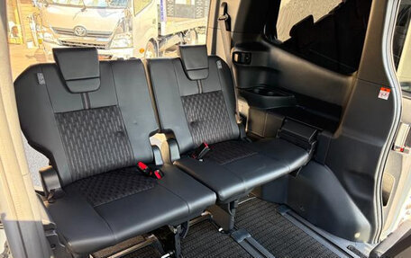 Toyota Noah, 2023 год, 2 971 000 рублей, 11 фотография
