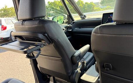 Toyota Noah, 2023 год, 2 971 000 рублей, 15 фотография