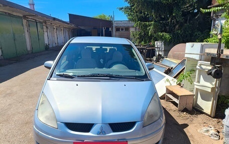 Mitsubishi Colt VI рестайлинг, 2005 год, 370 000 рублей, 1 фотография