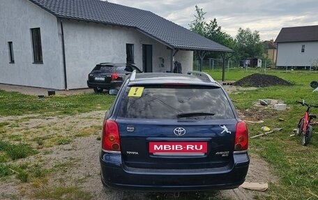 Toyota Avensis III рестайлинг, 2004 год, 790 000 рублей, 2 фотография