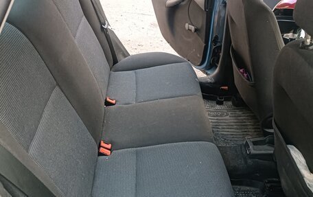 Ford Focus IV, 2003 год, 110 000 рублей, 13 фотография