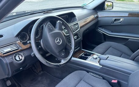 Mercedes-Benz E-Класс, 2011 год, 1 000 000 рублей, 5 фотография