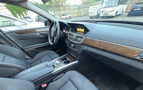 Mercedes-Benz E-Класс, 2011 год, 1 000 000 рублей, 10 фотография