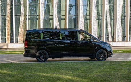 Mercedes-Benz V-Класс, 2023 год, 15 300 000 рублей, 24 фотография