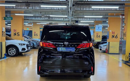 Toyota Alphard, 2025 год, 11 200 000 рублей, 4 фотография