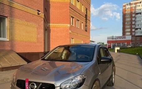 Nissan Qashqai, 2011 год, 990 000 рублей, 2 фотография