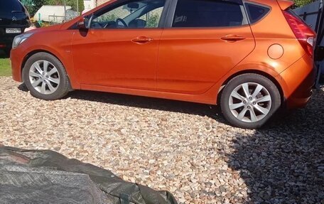 Hyundai Solaris II рестайлинг, 2014 год, 920 000 рублей, 2 фотография