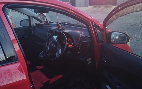 Toyota Ractis II, 2011 год, 620 000 рублей, 4 фотография