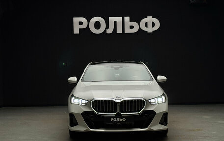 BMW 5 серия, 2023 год, 6 800 000 рублей, 2 фотография