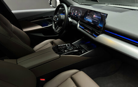 BMW 5 серия, 2023 год, 6 800 000 рублей, 11 фотография