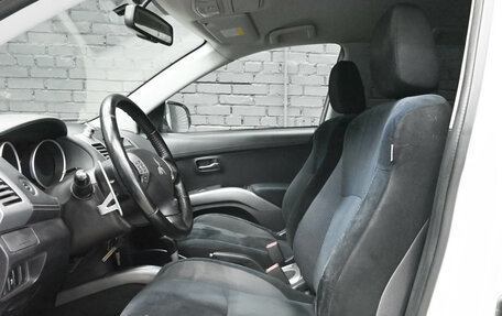 Mitsubishi Outlander III рестайлинг 3, 2012 год, 1 330 000 рублей, 17 фотография