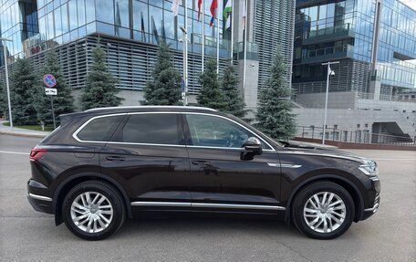 Volkswagen Touareg III, 2018 год, 5 449 000 рублей, 4 фотография