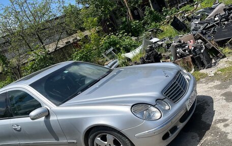 Mercedes-Benz E-Класс, 2003 год, 800 000 рублей, 2 фотография