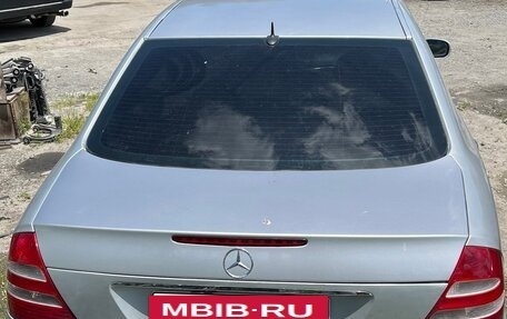 Mercedes-Benz E-Класс, 2003 год, 800 000 рублей, 4 фотография