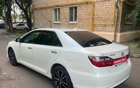 Toyota Camry, 2018 год, 2 400 000 рублей, 3 фотография