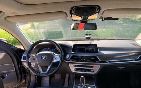BMW 7 серия, 2016 год, 3 240 000 рублей, 11 фотография
