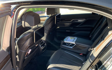 BMW 7 серия, 2016 год, 3 240 000 рублей, 16 фотография