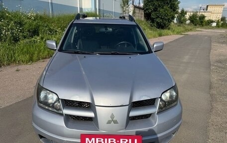 Mitsubishi Outlander III рестайлинг 3, 2003 год, 350 000 рублей, 2 фотография