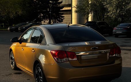 Chevrolet Cruze II, 2010 год, 650 000 рублей, 3 фотография