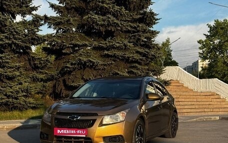 Chevrolet Cruze II, 2010 год, 650 000 рублей, 4 фотография