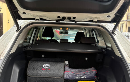 Toyota RAV4, 2021 год, 3 000 000 рублей, 11 фотография