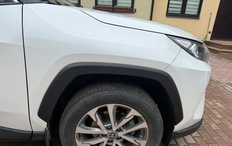 Toyota RAV4, 2021 год, 3 000 000 рублей, 7 фотография