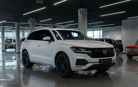Volkswagen Touareg III, 2018 год, 5 180 000 рублей, 2 фотография